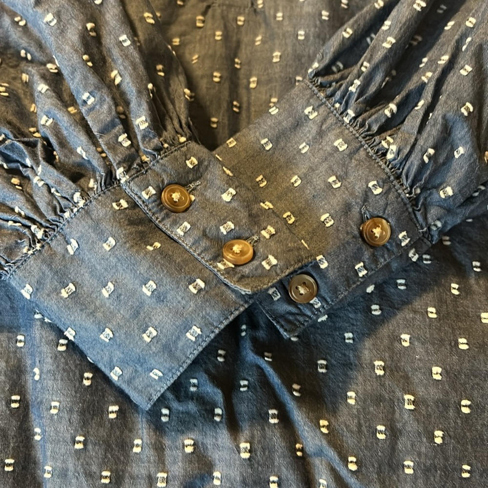 3/4 button down blouse - Picture 5 of 6